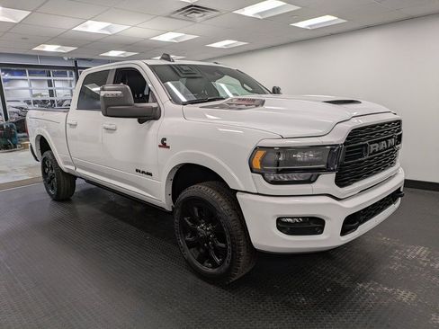Used 2024 RAM 2500 Limited image 3
