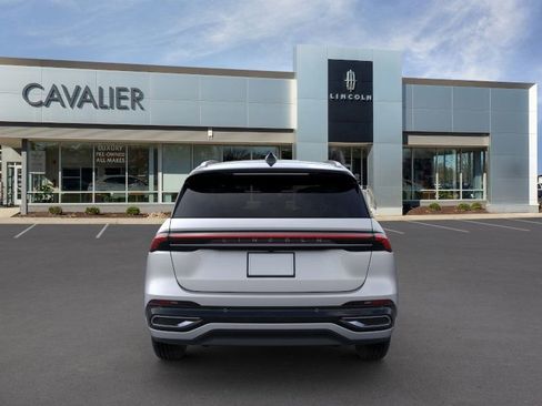 New 2025 Lincoln Nautilus Reserve image 5