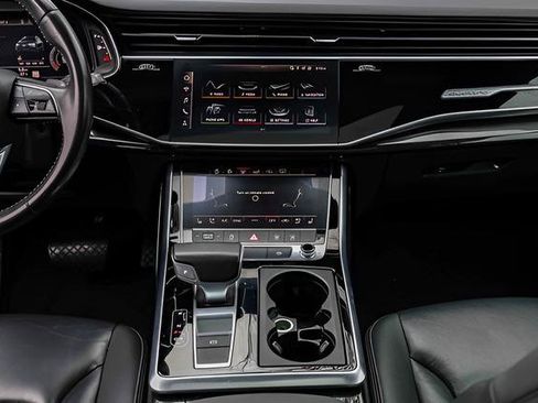 Used 2019 Audi Q8 Premium Plus w/ Premium Plus image 11