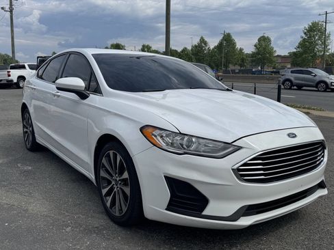 Used 2019 Ford Fusion SE AWD/4WD image 3
