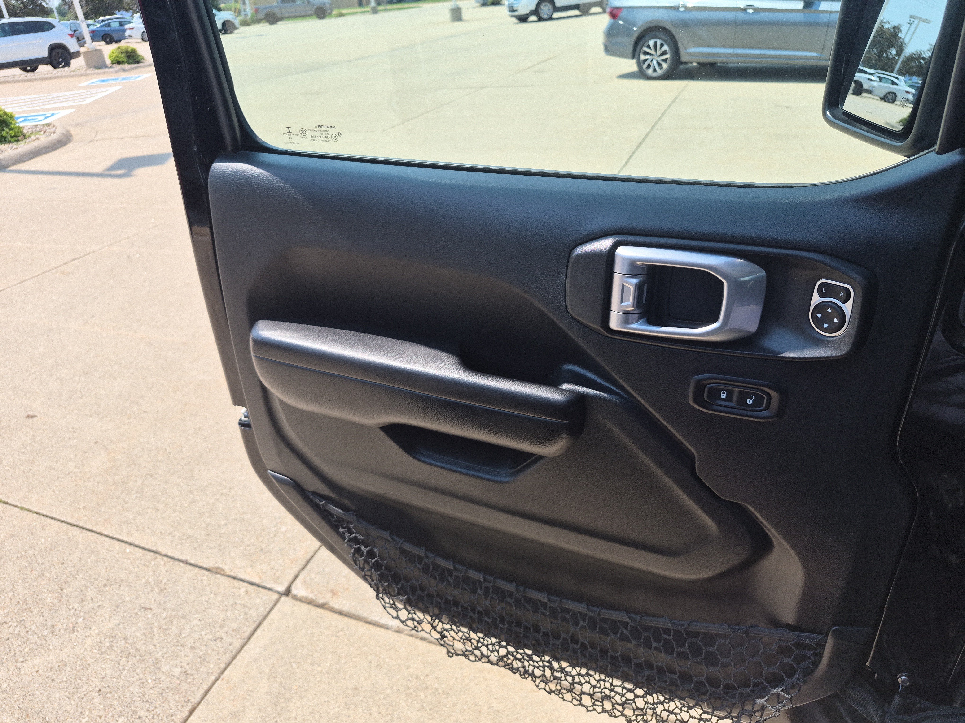 Used 2018 Jeep Wrangler Rubicon AWD/4WD image 10