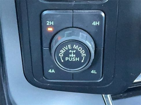 Used 2024 Ford F150 Lariat w/ FX4 Off-Road Package image 23