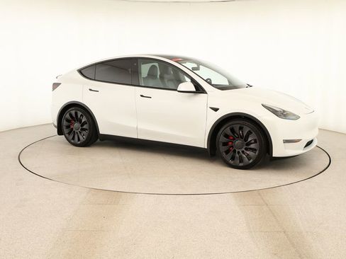 Used 2023 Tesla Model Y Performance AWD/4WD image 8