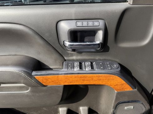 Used 2018 Chevrolet Silverado 2500 High Country image 35