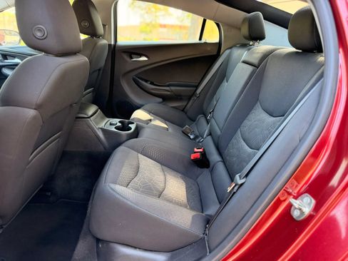 Used 2017 Chevrolet Volt LT w/ Comfort Package FWD image 11