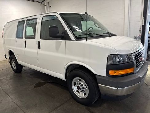Used 2022 GMC Savana 2500 w/ Driver Convenience Package RWD image 3