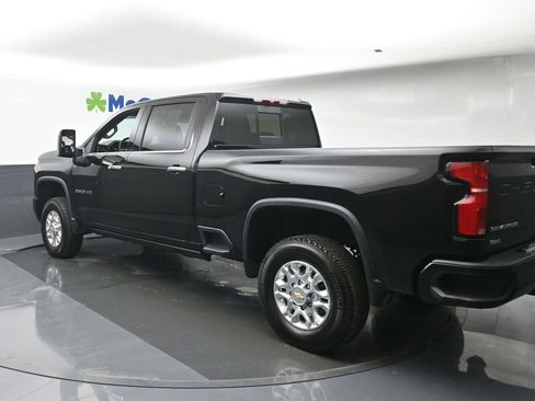 Used 2025 Chevrolet Silverado 2500 LTZ w/ LTZ Plus Package image 23