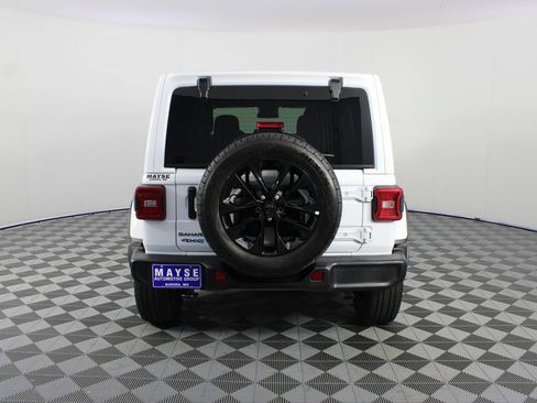Used 2025 Jeep Wrangler Unlimited Sahara AWD/4WD image 22