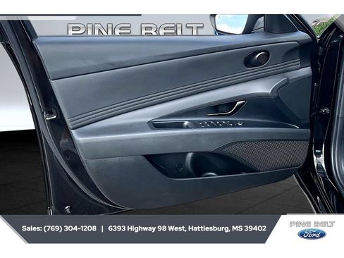 Used 2025 Hyundai Elantra Sport FWD image 17