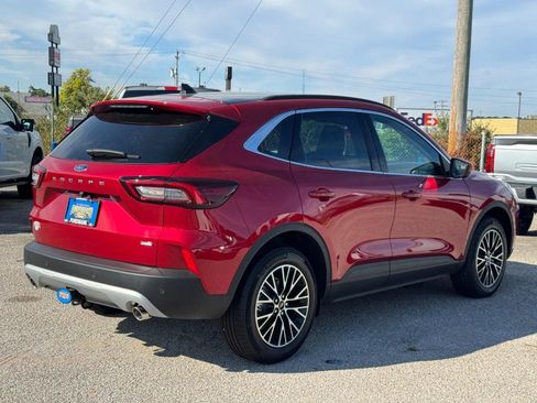 New 2025 Ford Escape SE w/ Class II Trailer Tow Package image 3