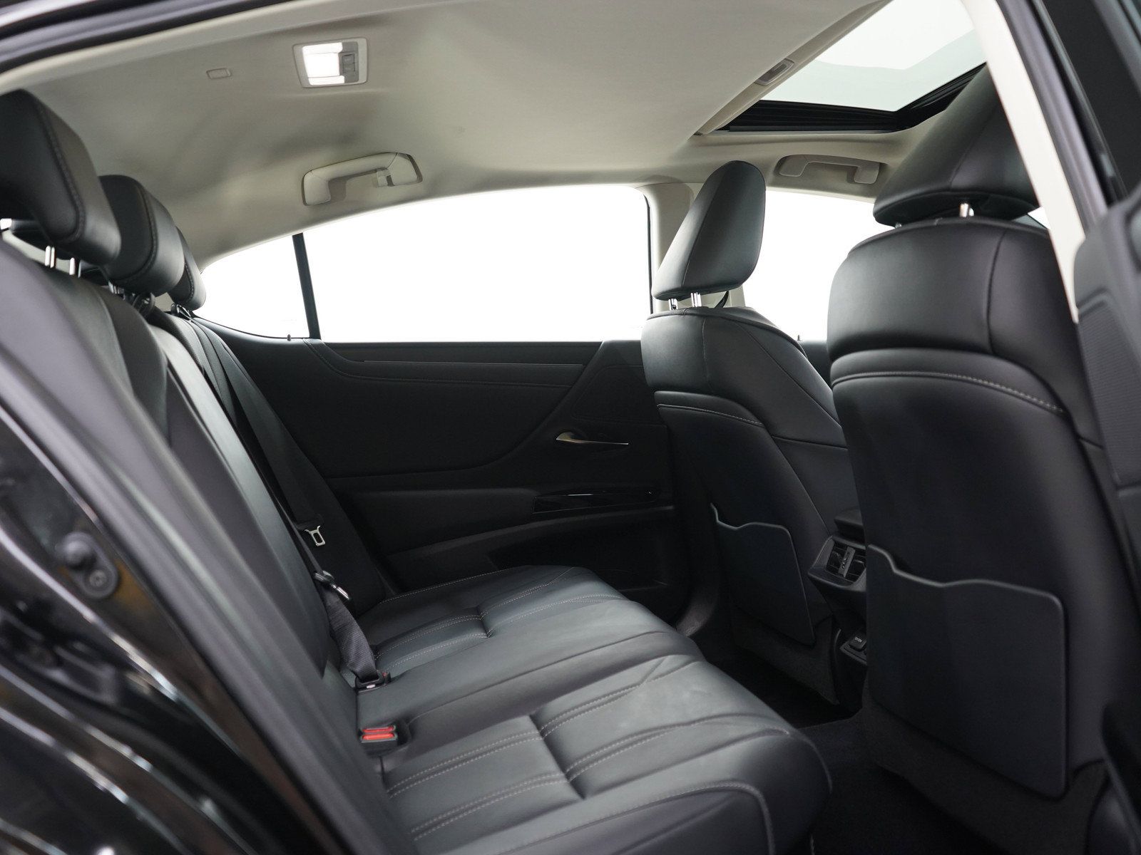 Used 2025 Lexus ES 300h FWD image 13