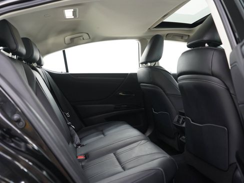 Used 2025 Lexus ES 300h FWD image 13