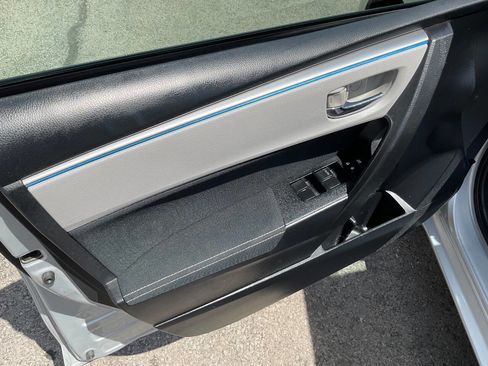 Used 2015 Toyota Corolla LE FWD image 18
