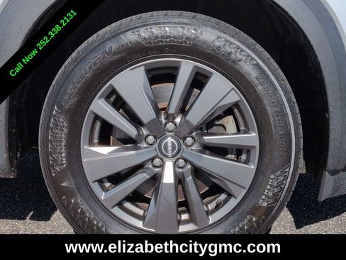 Used 2022 Nissan Pathfinder SV AWD/4WD image 12