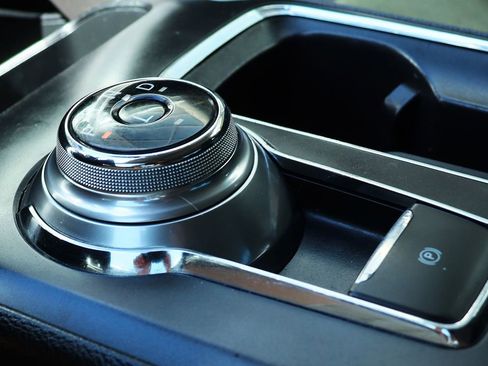 Used 2020 Ford Fusion SE image 51