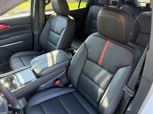 New 2026 Chevrolet Traverse RS image 8