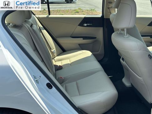 Certified 2017 Honda Accord Touring image 7