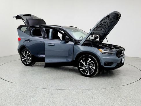 Certified 2022 Volvo XC40 T5 R-Design w/ Advanced Package image 10