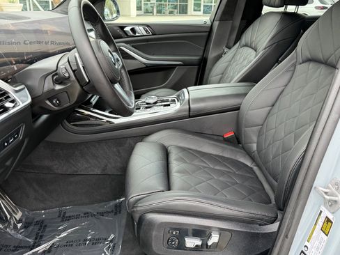 Certified 2025 BMW X7 xDrive40i w/ M Sport Package AWD/4WD image 21