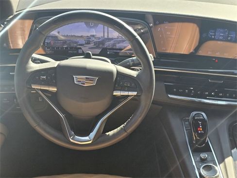 Used 2024 Cadillac Escalade Premium Luxury w/ Performance Package image 16