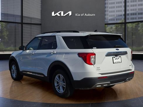 Used 2023 Ford Explorer XLT w/ Equipment Group 202A image 8