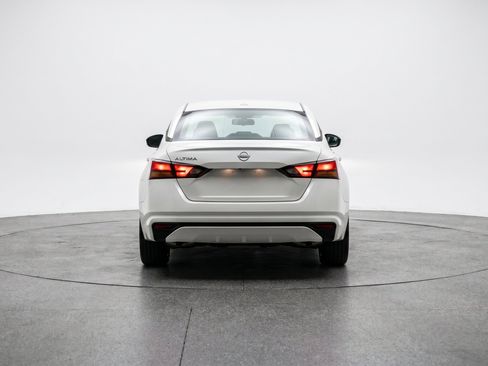Used 2025 Nissan Altima 2.5 SV FWD image 7