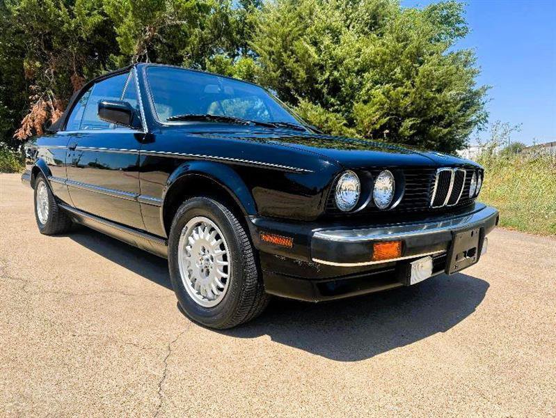 Used 1991 BMW 325i Convertible RWD image 4
