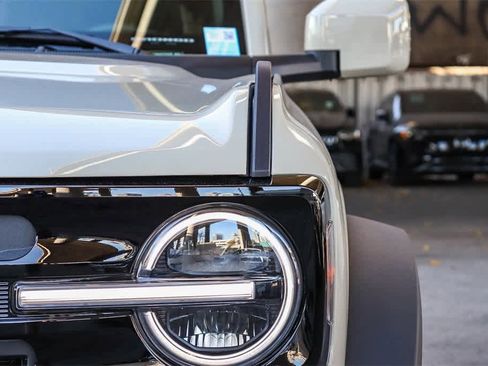 New 2025 Ford Bronco Outer Banks w/ Sasquatch Package image 7