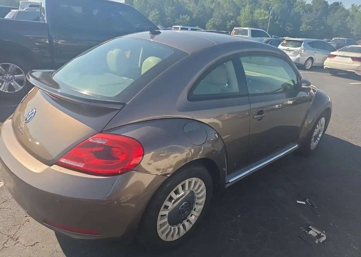 Used 2016 Volkswagen Beetle 1.8T SE FWD image 4