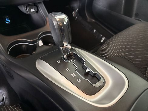 Used 2020 Dodge Journey SE w/ SE Popular Equipment Group image 17