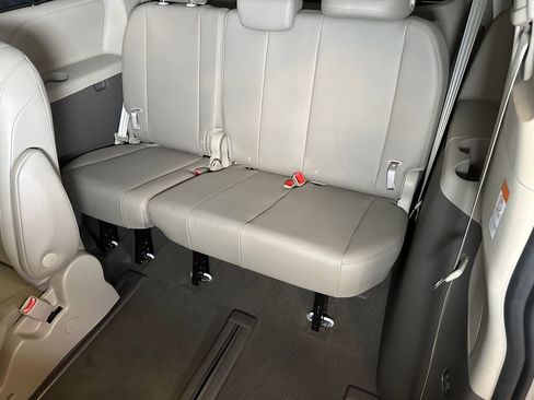 Used 2020 Toyota Sienna XLE w/ XLE Navigation Package AWD/4WD image 22