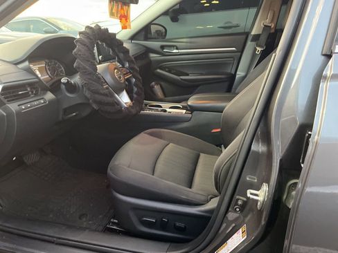 Certified 2021 Nissan Altima 2.5 SV w/ SV Premium Package image 7