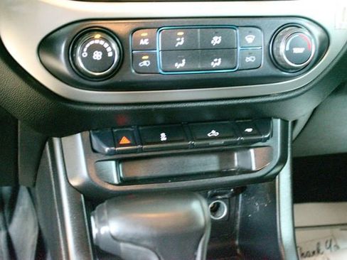 Used 2019 Chevrolet Colorado LT w/ Colorado RST Special Edition AWD/4WD image 17