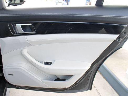 Used 2018 Porsche Panamera 4 AWD/4WD image 53