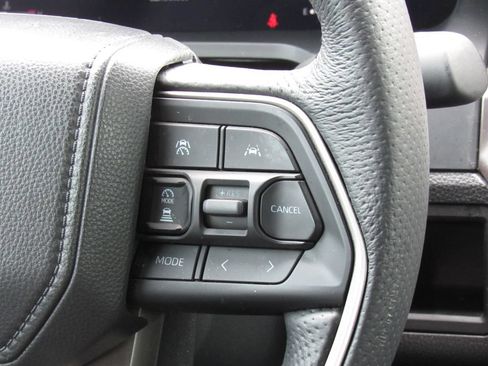 Certified 2025 Toyota Tacoma TRD Off-Road AWD/4WD image 29