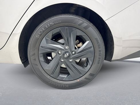 Used 2023 Hyundai Elantra SEL FWD image 12