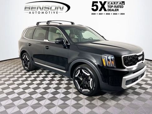 Used 2024 Kia Telluride EX w/ EX Captain's Chair Package image 1