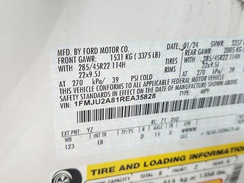 Used 2024 Ford Expedition Limited image 9