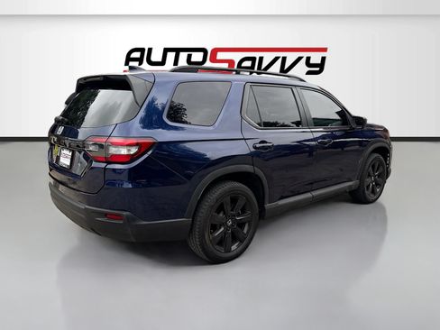 Used 2023 Honda Pilot Sport image 7