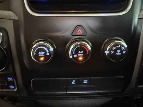 Used 2018 RAM 1500 Tradesman AWD/4WD image 43