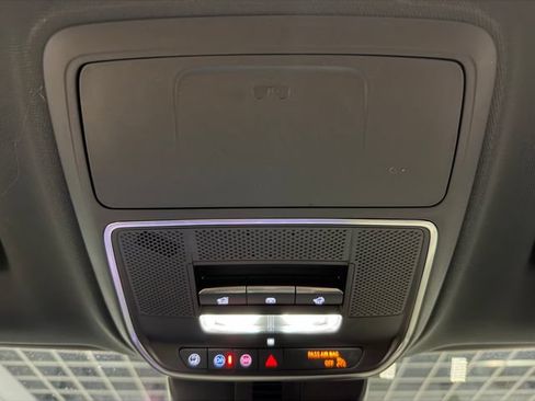 Used 2025 Buick Enclave Avenir FWD image 23