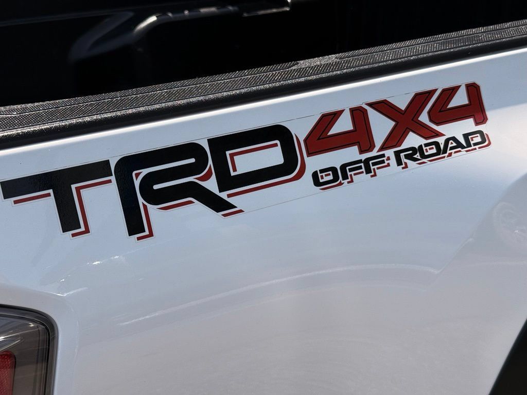 Used 2021 Toyota Tacoma TRD Off-Road w/ TRD Premium Off Road Package AWD/4WD image 33