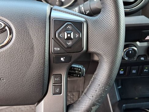 Used 2021 Toyota Tacoma TRD Off-Road w/ TRD Premium Off Road Package AWD/4WD image 24