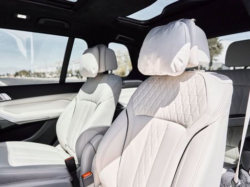 Used 2023 BMW ALPINA XB7 AWD/4WD image 50