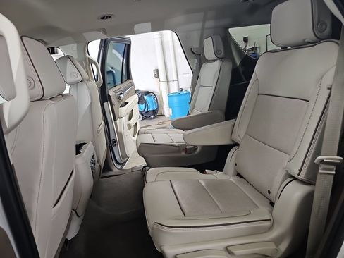 Used 2023 GMC Yukon Denali AWD/4WD image 15