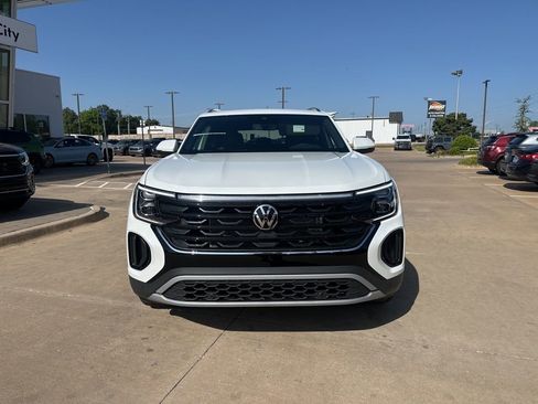 New 2026 Volkswagen Atlas Cross Sport SE AWD/4WD image 2