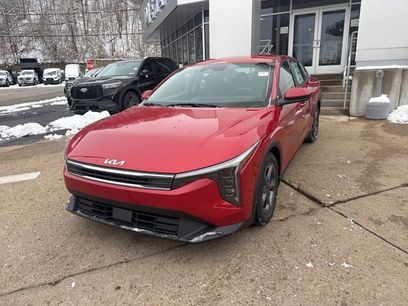New 2025 Kia K4 LXS
