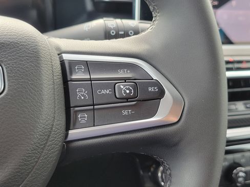 Used 2025 Jeep Compass Limited w/ High Altitude Package AWD/4WD image 15