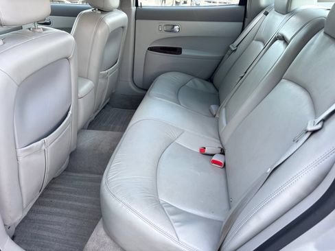 Used 2008 Buick LaCrosse CXS w/ Driver Confidence Package FWD image 17
