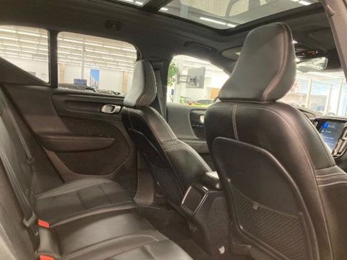 Used 2019 Volvo XC40 T5 Momentum AWD/4WD image 14